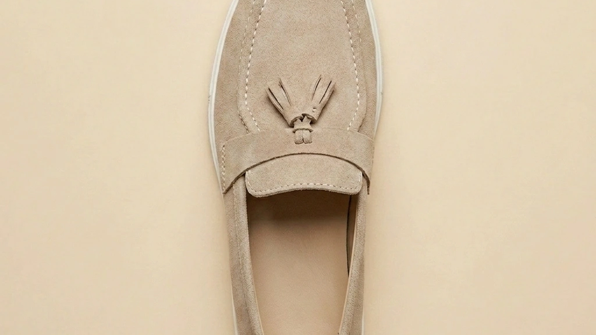 Memory foam insole inside the suede loafer
