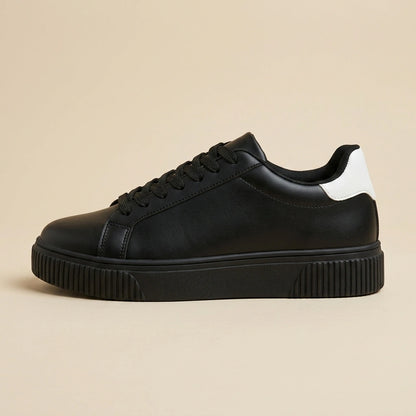 Street Sneaker in Vegan Leather – Black – 02 Side